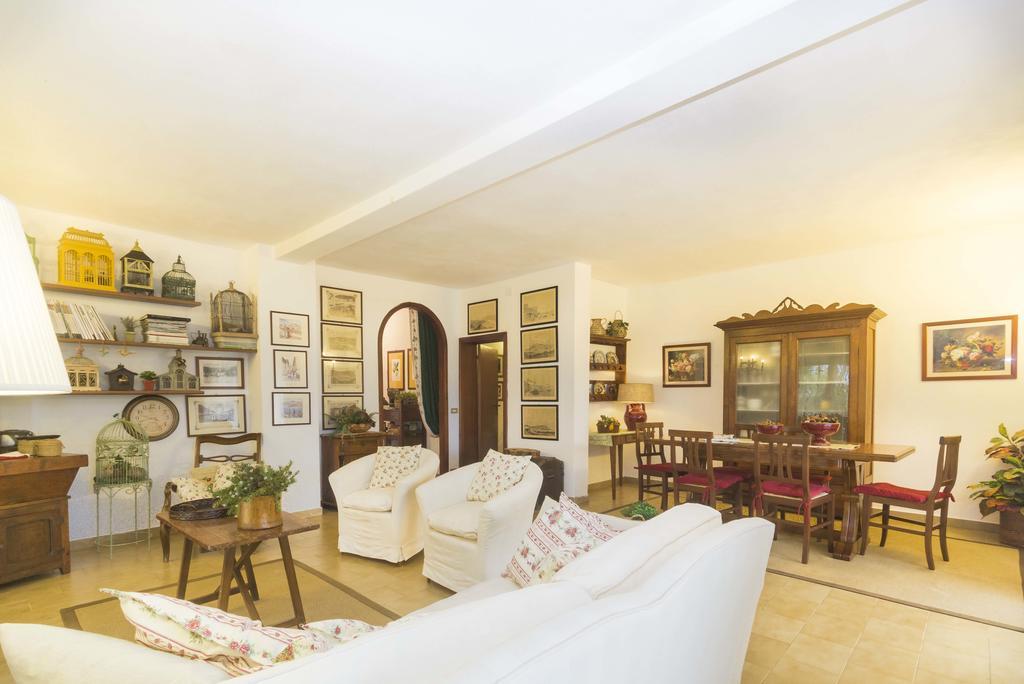 Villa Monserrato - Goelba Porto Azzurro Bilik gambar